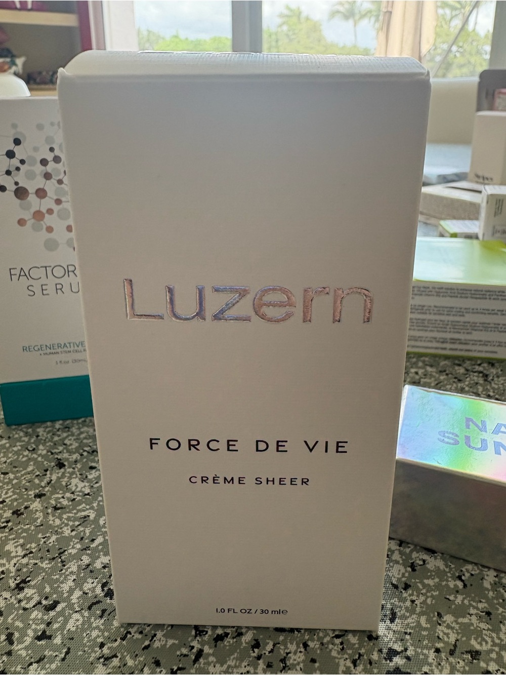 Force De Vie Crème Sheer - White